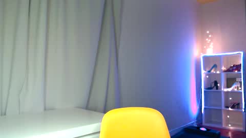 Queensy online show from March 9, 6:00 pm