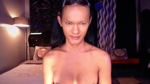 Snapshot of queenvalentinats chatting on January 3, 5:17 am ValentinaMoone online show from January 3, 5:17 am