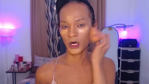 Snapshot of queenvalentinats chatting on March 1, 6:54 pm ValentinaMoone online show from March 1, 6:54 pm