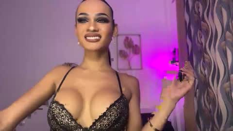 Snapshot of queenvalentinats chatting on September 27, 1:49 pm ValentinaMoone online show from September 27, 1:49 pm