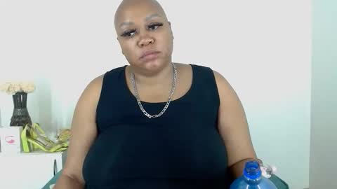 QUEENxJESSI online show from October 13, 2:33 am