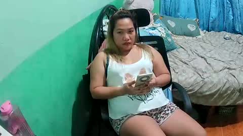 quelly40 online show from April 24, 1:35 pm