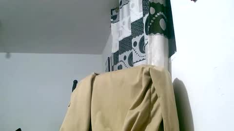 Snapshot of querubinrebelde chatting on February 4, 1:02 am Don Ramon online show from February 4, 1:02 am