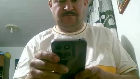 Snapshot of querubinrebelde chatting on October 12, 2:32 am Don Ramon online show from October 12, 2:32 am