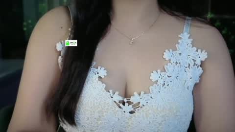 Snapshot of quest_queen chatting on June 25, 4:44 pm zaara online show from June 25, 4:44 pm