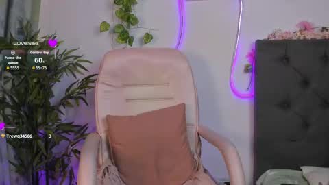    online show from May 4, 9:44 pm