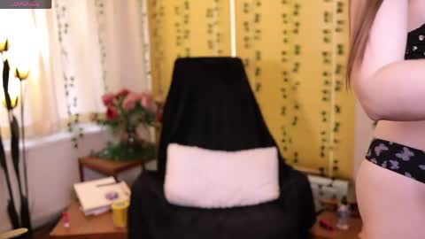 QuinnMonroe online show from May 4, 1:07 pm
