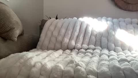 Quinnyelena online show from November 27, 11:01 am