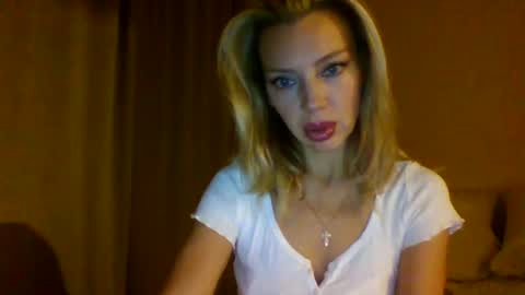 qurli24 online show from October 24, 11:34 pm
