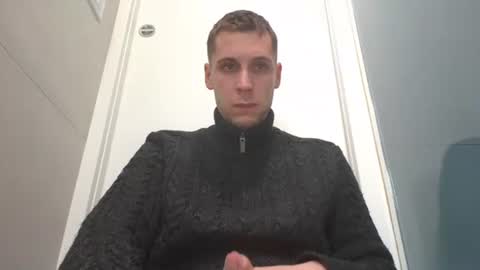 qwerty96cuck96 online show from December 28, 6:40 pm