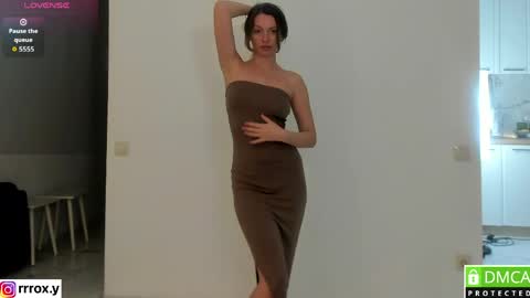 r00xvel online show from April 3, 3:21 pm