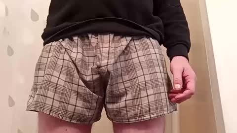 r2424 online show from January 2, 6:01 pm