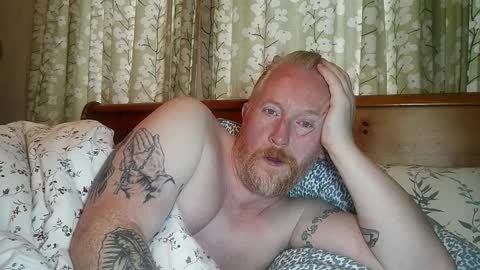 Snapshot of r_o_h_a_n chatting on October 31, 8:59 am r_o_h_a_n online show from October 31, 8:59 am