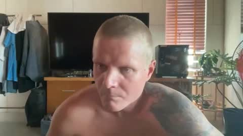 Snapshot of rabbit_eyes69 chatting on May 27, 2:41 am rabbit_eyes69 online show from May 27, 2:41 am