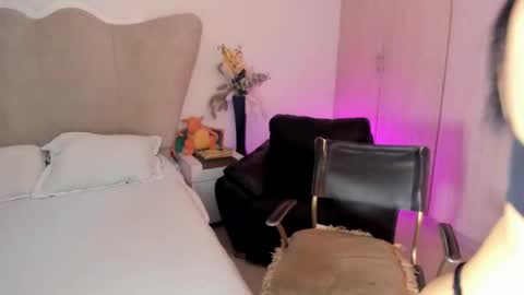 Snapshot of rachaeldeckard chatting on October 21, 3:40 am natalia - online show from October 21, 3:40 am