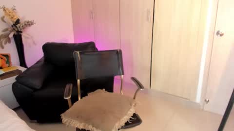 Snapshot of rachaeldeckard chatting on October 22, 4:35 am natalia - online show from October 22, 4:35 am