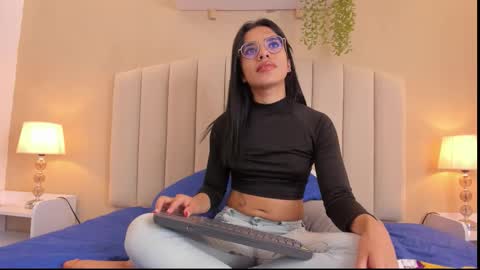 Rachel Donnelly online show from December 17, 2:17 am