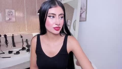 Snapshot of rachel_es chatting on December 4, 5:50 am RACHEL ES online show from December 4, 5:50 am