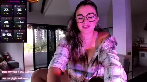 Rachel Foss online show from December 4, 6:39 pm