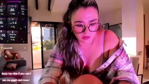 Rachel Foss online show from December 4, 9:46 pm