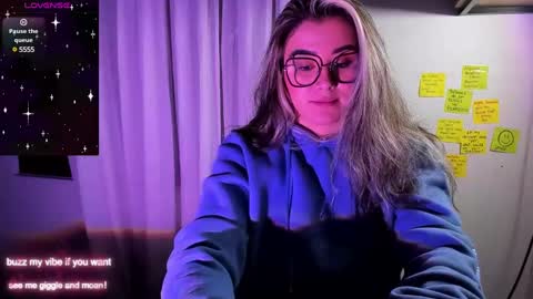 Rachel Foss online show from December 13, 11:06 pm