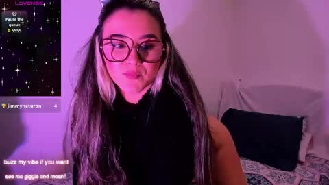 Rachel Foss online show from December 19, 8:13 pm