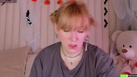 Snapshot of rachelcaart chatting on October 22, 3:07 am Ray online show from October 22, 3:07 am