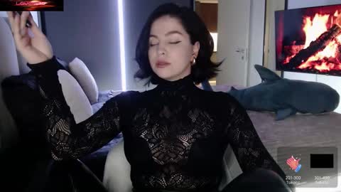 Call me Miss. online show from November 20, 9:03 pm