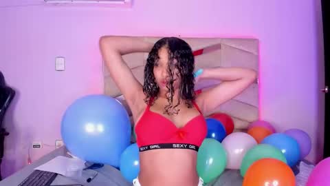 Snapshot of rachell_grey_ chatting on October 19, 3:07 am Rachel online show from October 19, 3:07 am