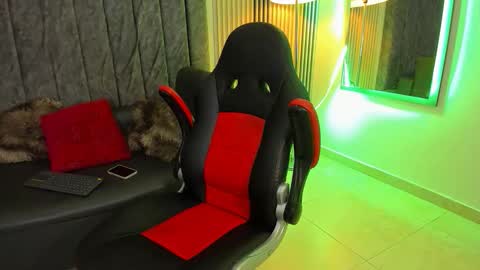 rachell_owen online show from December 3, 9:02 pm