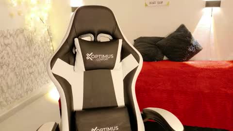 Snapshot of rachell_owen chatting on February 23, 4:21 am rachell_owen online show from February 23, 4:21 am