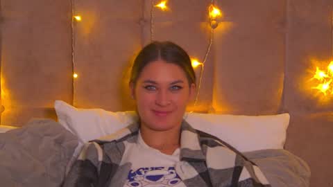 Snapshot of rachellsimpson chatting on December 4, 10:19 pm RachellSimpson online show from December 4, 10:19 pm