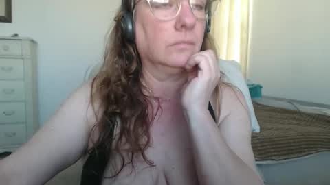 Snapshot of rachelplays chatting on February 5, 4:33 pm rachelplays online show from February 5, 4:33 pm