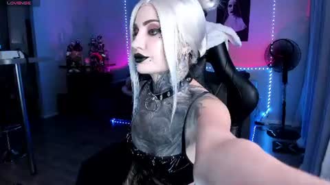  Miko Pleasee help me get 100 likes online show from July 5, 8:10 am