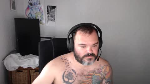 Snapshot of racx_87 chatting on March 10, 10:53 am racx_87 online show from March 10, 10:53 am