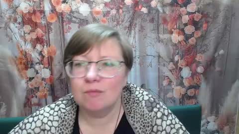 Snapshot of radachudna chatting on May 6, 5:14 am RadaChudna online show from May 6, 5:14 am