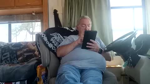 Snapshot of radiomantim chatting on April 21, 7:06 pm Radioman for fun online show from April 21, 7:06 pm