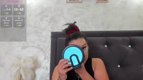 Snapshot of raelledarkstar chatting on June 15, 7:21 am raelledarkstar online show from June 15, 7:21 am