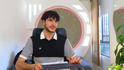 Snapshot of rafael_mendez chatting on September 9, 10:20 pm R A F A E L online show from September 9, 10:20 pm