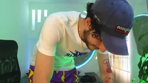 Snapshot of rafael_mendez chatting on September 16, 9:16 pm R A F A E L online show from September 16, 9:16 pm