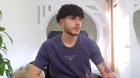 Snapshot of rafael_mendez chatting on September 30, 8:36 pm R A F A E L online show from September 30, 8:36 pm