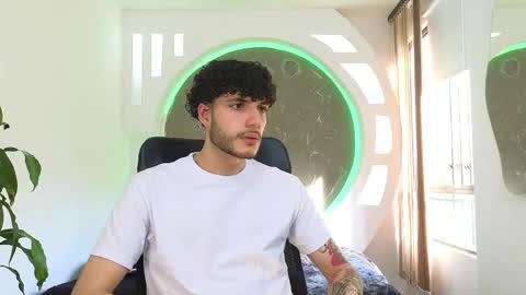 Snapshot of rafael_mendez chatting on October 3, 8:50 pm R A F A E L online show from October 3, 8:50 pm