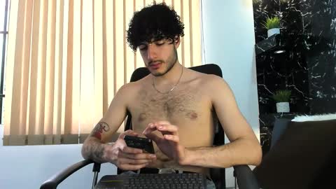 Snapshot of rafael_mendez chatting on November 21, 9:02 pm R A F A E L online show from November 21, 9:02 pm