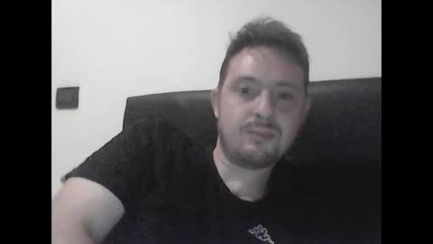 raffapelle49 online show from May 18, 7:20 pm