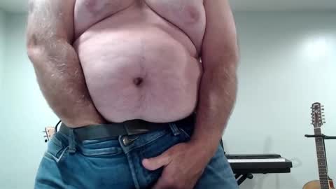 Snapshot of ragin_hardon001 chatting on March 2, 10:27 pm Ray online show from March 2, 10:27 pm