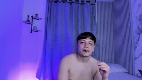 raiderandroxie1 online show from June 10, 1:50 am