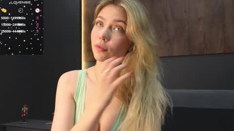 Lisa online show from December 20, 8:45 pm