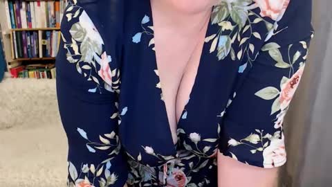 Snapshot of rainbowladyy chatting on November 12, 2:12 am rainbowladyy online show from November 12, 2:12 am