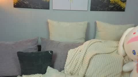 rainevi online show from April 24, 3:14 pm