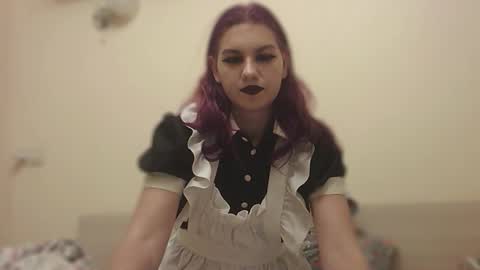 rainyvibe_ online show from October 22, 5:45 pm